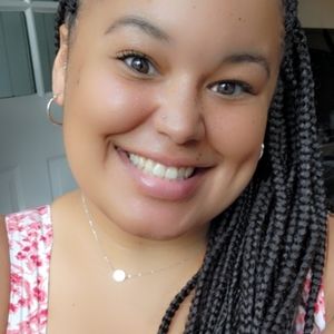 Meet your Posher, Shana